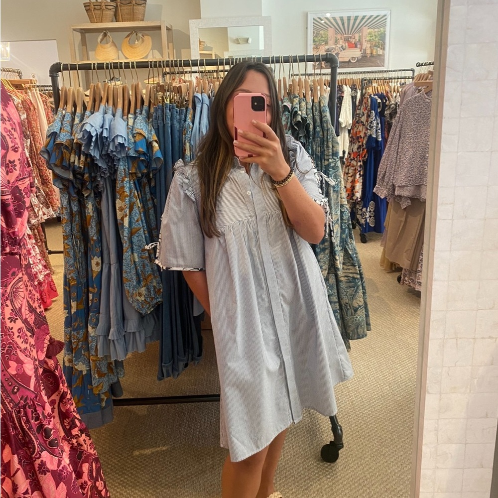 Evi Grintela “The Short Dress”